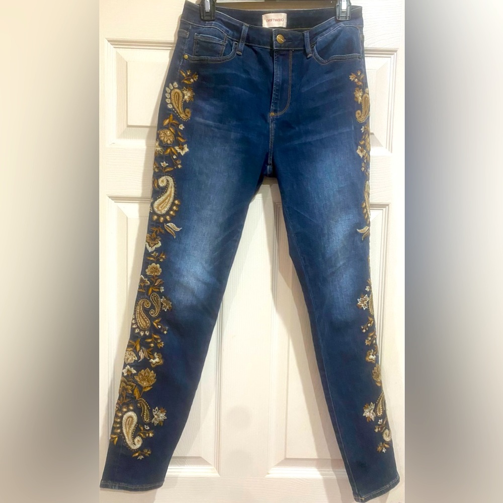 DRIFTWOOD Jackie High-Rise, Medium wash, embroidered, Size 27 waist